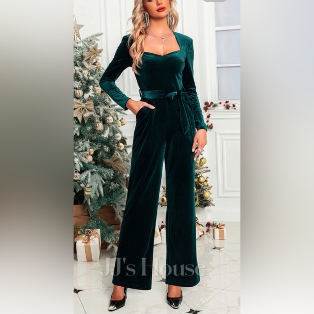 Velvet Emerald Green Sweetheart Elegant Jumpsuit/Pantsuit from JJ’s house